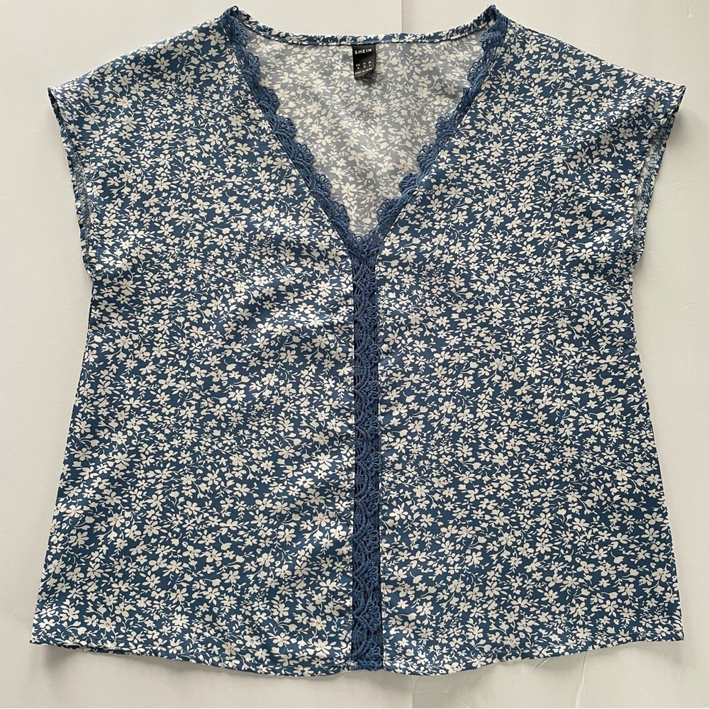 Shein floral print lace top Size Medium